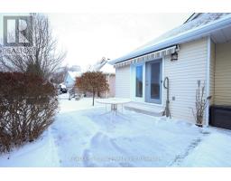 33 WILKINS CRESCENT - 4