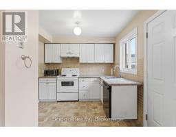 6 - 370 SPRINGBANK AVENUE - 12