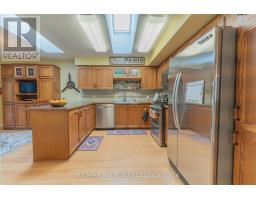 53 HAWKINS CRESCENT - 12