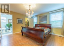 53 HAWKINS CRESCENT - 16