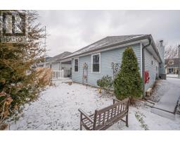 53 HAWKINS CRESCENT - 31