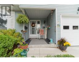 53 HAWKINS CRESCENT - 37