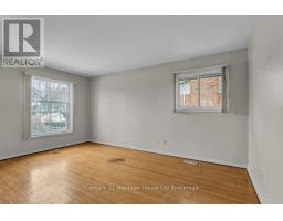 109 LYNDALE CRESCENT - 3