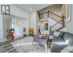 35 PEGGY AVENUE - 12