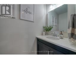 35 PEGGY AVENUE - 13