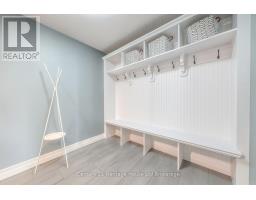 35 PEGGY AVENUE - 21