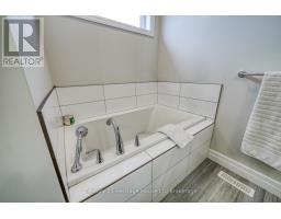 35 PEGGY AVENUE - 30