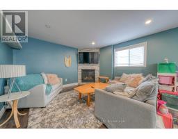 35 PEGGY AVENUE - 41