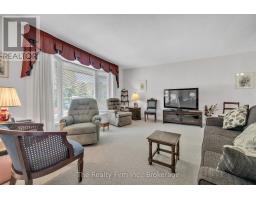 1 EARLSCOURT CRESCENT - 7