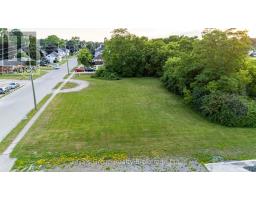 877 DUFFERIN STREET - 1