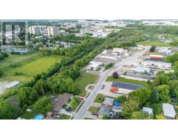 877 DUFFERIN STREET - 5