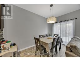 10 - 1016 OAKCROSSING GATE - 12