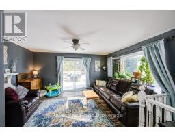 328 CLARKE STREET N - 11