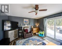 328 CLARKE STREET N - 14