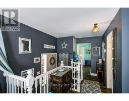 328 CLARKE STREET N - 15