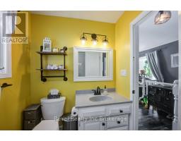 328 CLARKE STREET N - 16