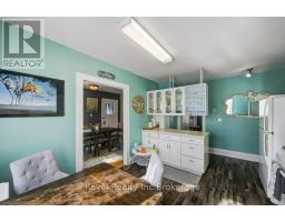 328 CLARKE STREET N - 22