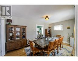 328 CLARKE STREET N - 26