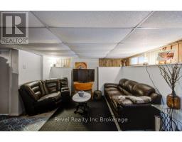 328 CLARKE STREET N - 30