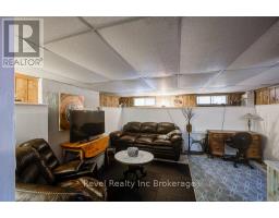 328 CLARKE STREET N - 31