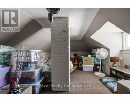 328 CLARKE STREET N - 34