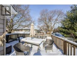 328 CLARKE STREET N - 8