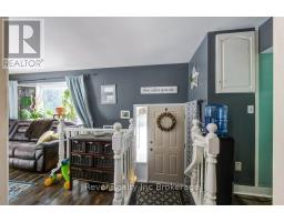 328 CLARKE STREET N - 9