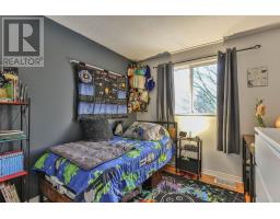 1091 CANFIELD CRESCENT - 18