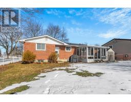 1 FERGUSSON AVENUE - 32