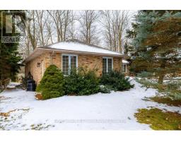 27 WOODSIDE DRIVE - 5