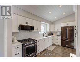 11 ROBIN STREET S - 11