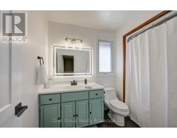 11 ROBIN STREET S - 13