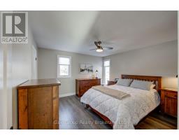 11 ROBIN STREET S - 15