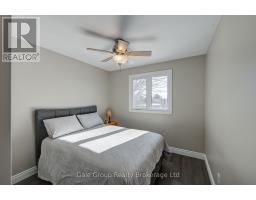 11 ROBIN STREET S - 16