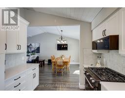 11 ROBIN STREET S - 9