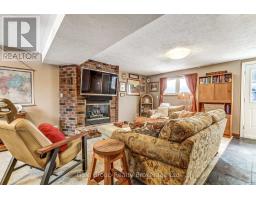 788 GLADSTONE DRIVE - 16