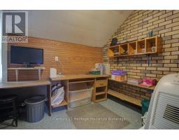 242 WONHAM STREET S - 16