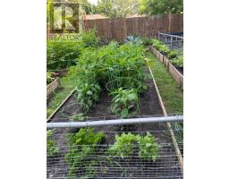 856 GROSVENOR STREET W - 32