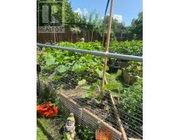 856 GROSVENOR STREET W - 35