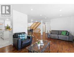 61 APPLEWOOD CRESCENT - 10