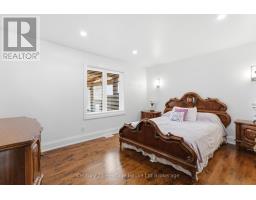 61 APPLEWOOD CRESCENT - 15