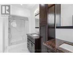 61 APPLEWOOD CRESCENT - 20