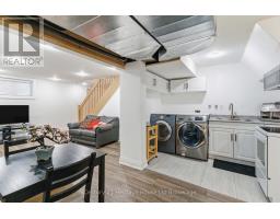 61 APPLEWOOD CRESCENT - 24