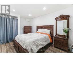 61 APPLEWOOD CRESCENT - 25