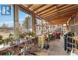 61 APPLEWOOD CRESCENT - 28