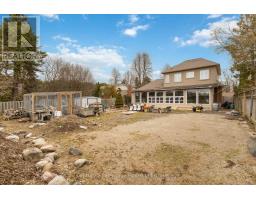 61 APPLEWOOD CRESCENT - 29