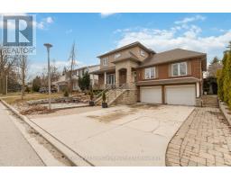 61 APPLEWOOD CRESCENT - 3