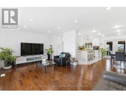 61 APPLEWOOD CRESCENT - 9