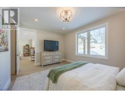 15 GREENHILL DRIVE - 26