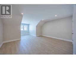 15 GREENHILL DRIVE - 33